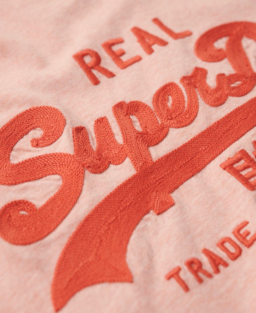 geborduurd vintage logo t-shirt in abbey peach heather