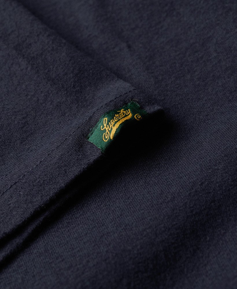 getailleerd varsity-t-shirt met fluweelachtige afwerking in donkerblauw.