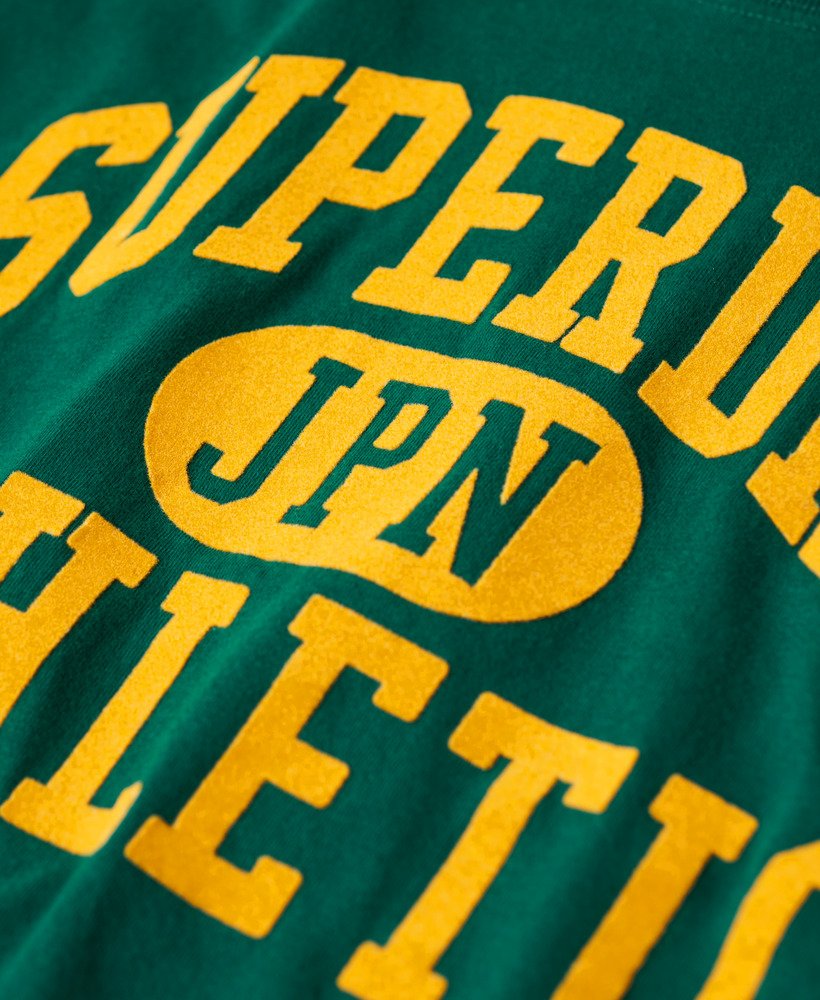 getailleerd varsity-t-shirt met fluweelachtige afwerking in donker bosgroen.