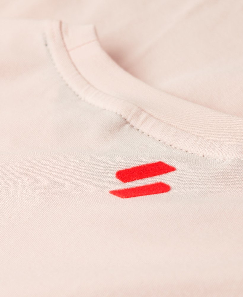 sport luxe graphic t-shirt in mauve morn pink