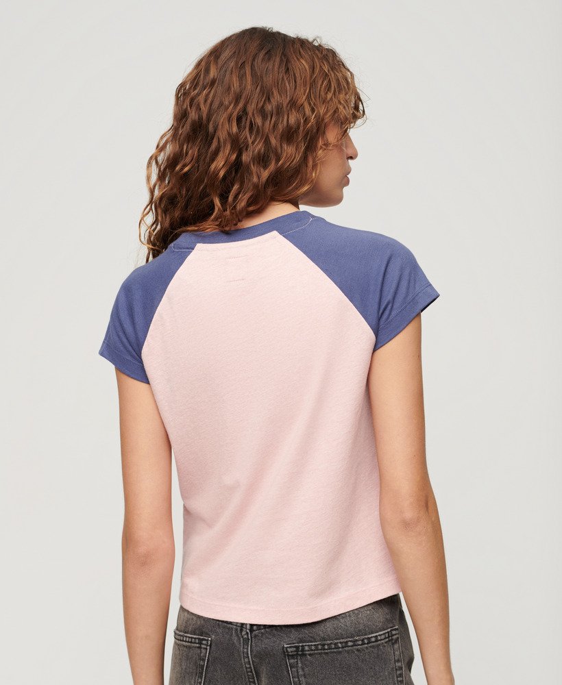 t-shirt met essential-logo van biologisch katoen in zachtrozemarineblauw.