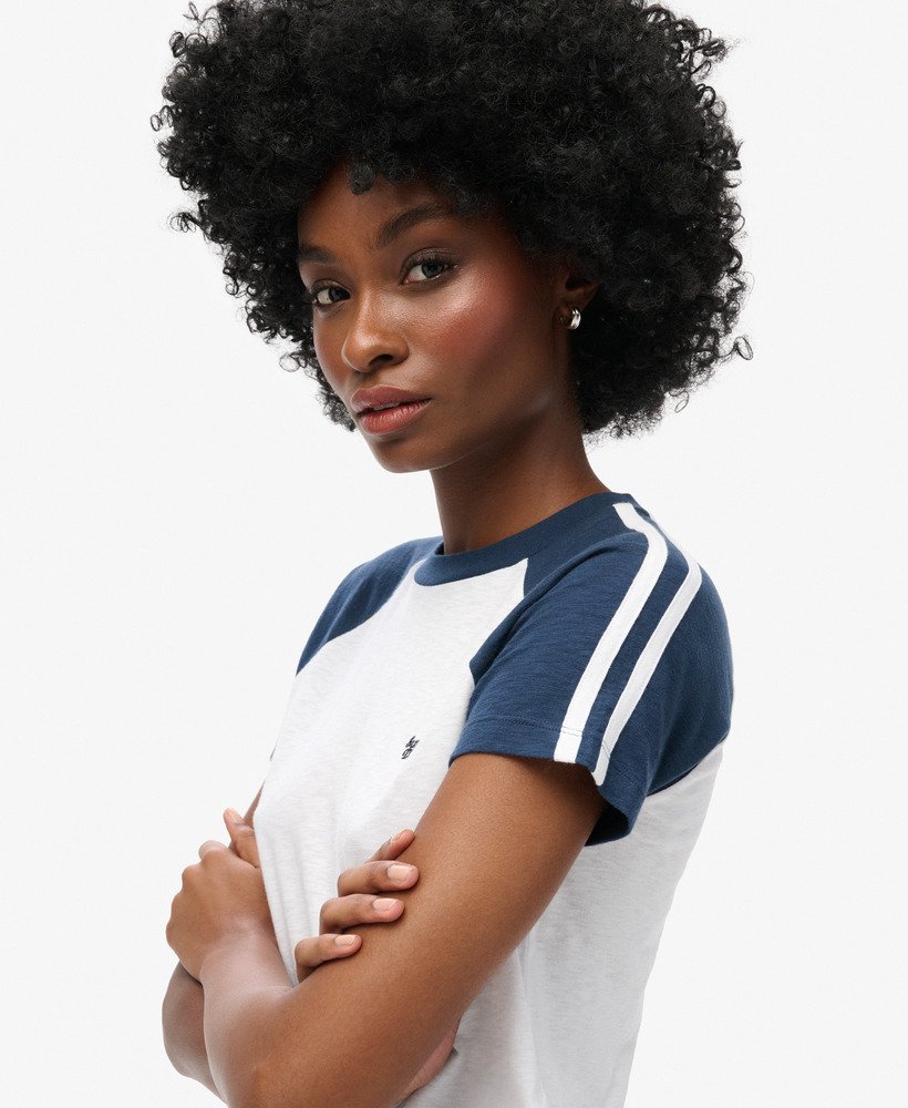 essential logo retro t-shirt in optic richest navy