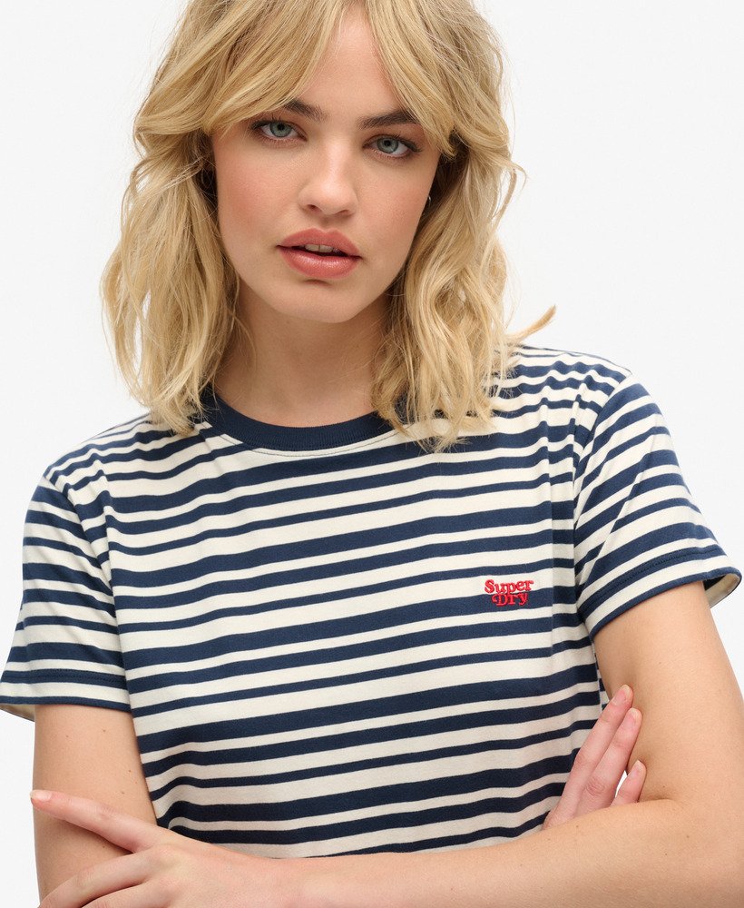 essential logo gestreept getailleerd t-shirt in een diepblauwe streep
