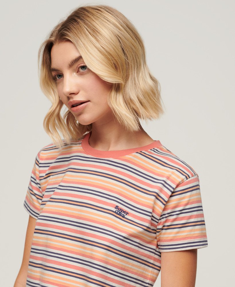 essential logo getailleerd t-shirt met strepen in sunset coral stripe