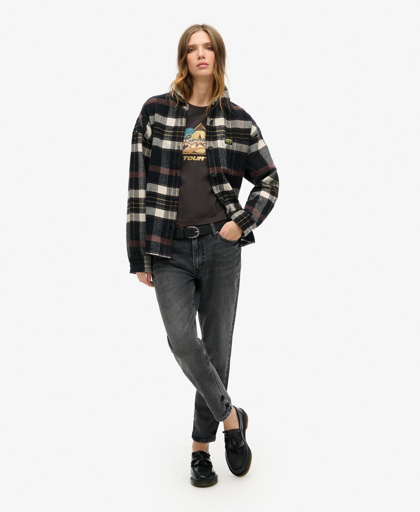 t-shirt met korte mouwen van een rockband uit de jaren 70 in blackboard-stijl.