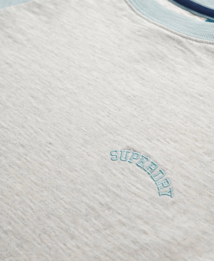 T-shirt met Essential-logo van biologisch katoen en raglanlengte.
