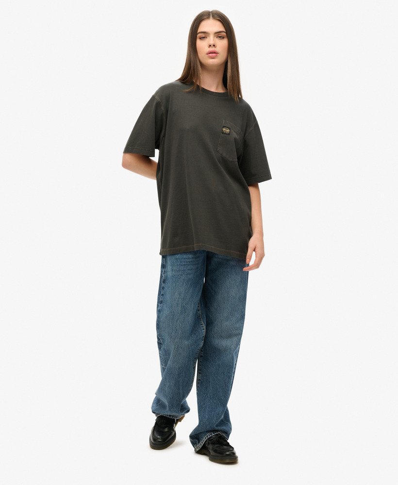 oversized t-shirt met contrasterende stiksels op de borstzak in gewassen zwart.