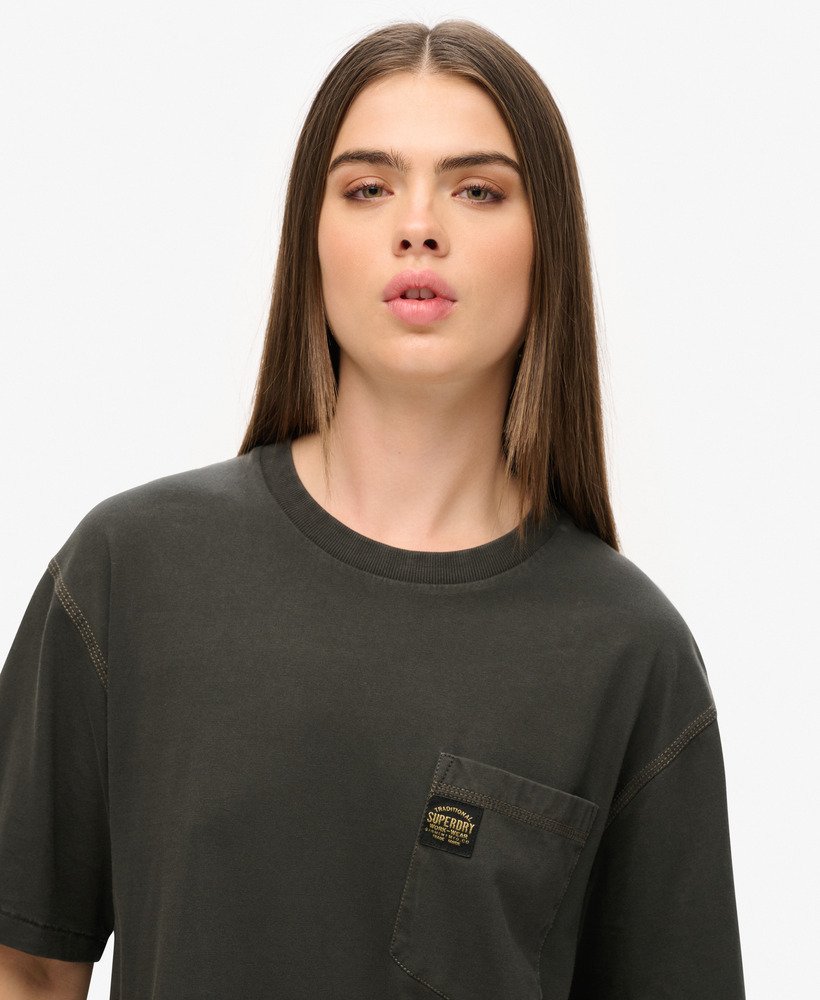 oversized t-shirt met contrasterende stiksels op de borstzak in gewassen zwart.