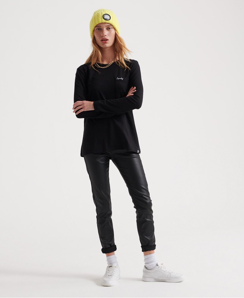 orange label essential top met lange mouwen in zwart