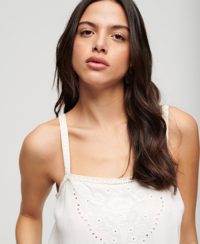 geborduurd camisole topje in gebroken wit.