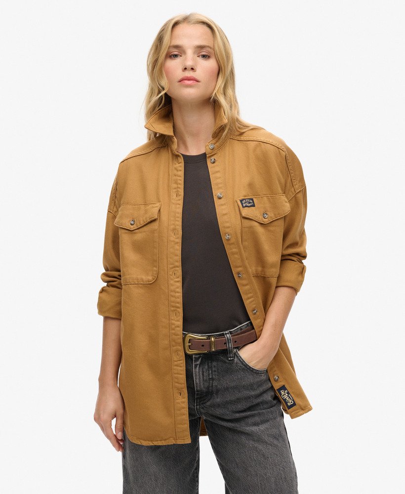 oversized denim shacket in karamelbruin.