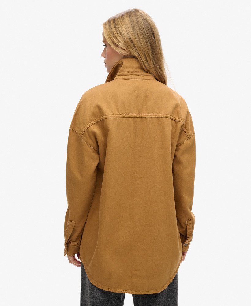 oversized denim shacket in karamelbruin.