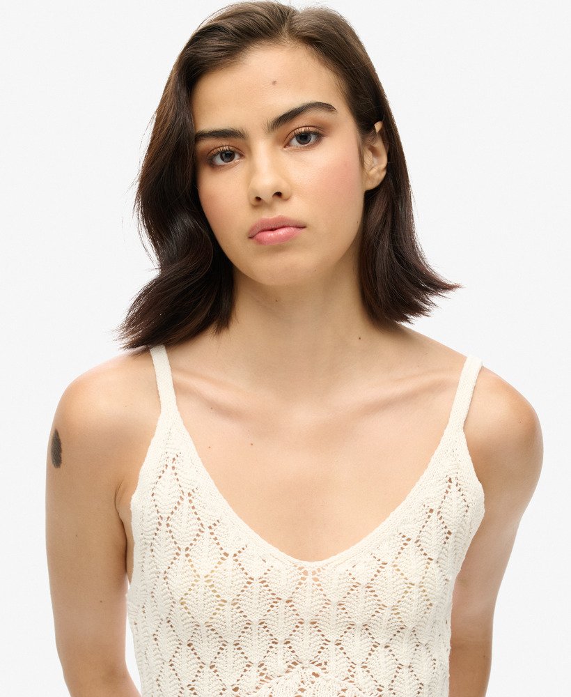 gehaakte camisole top in gebroken wit desert bone.
