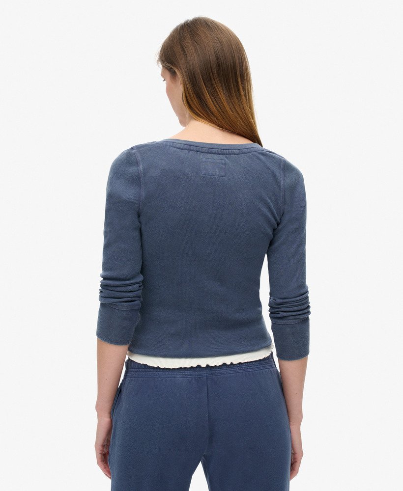sportieve top met lange mouwen en knoopsluiting in marineblauw.