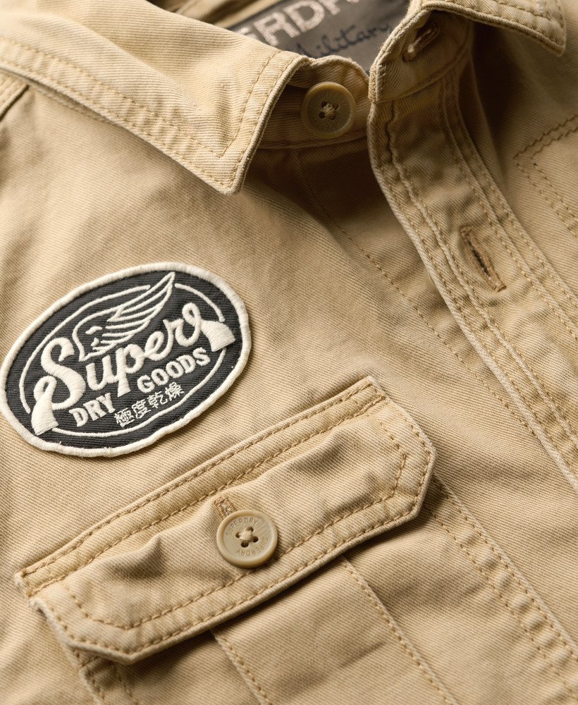 scoutshirt in klassiek beigebruin.