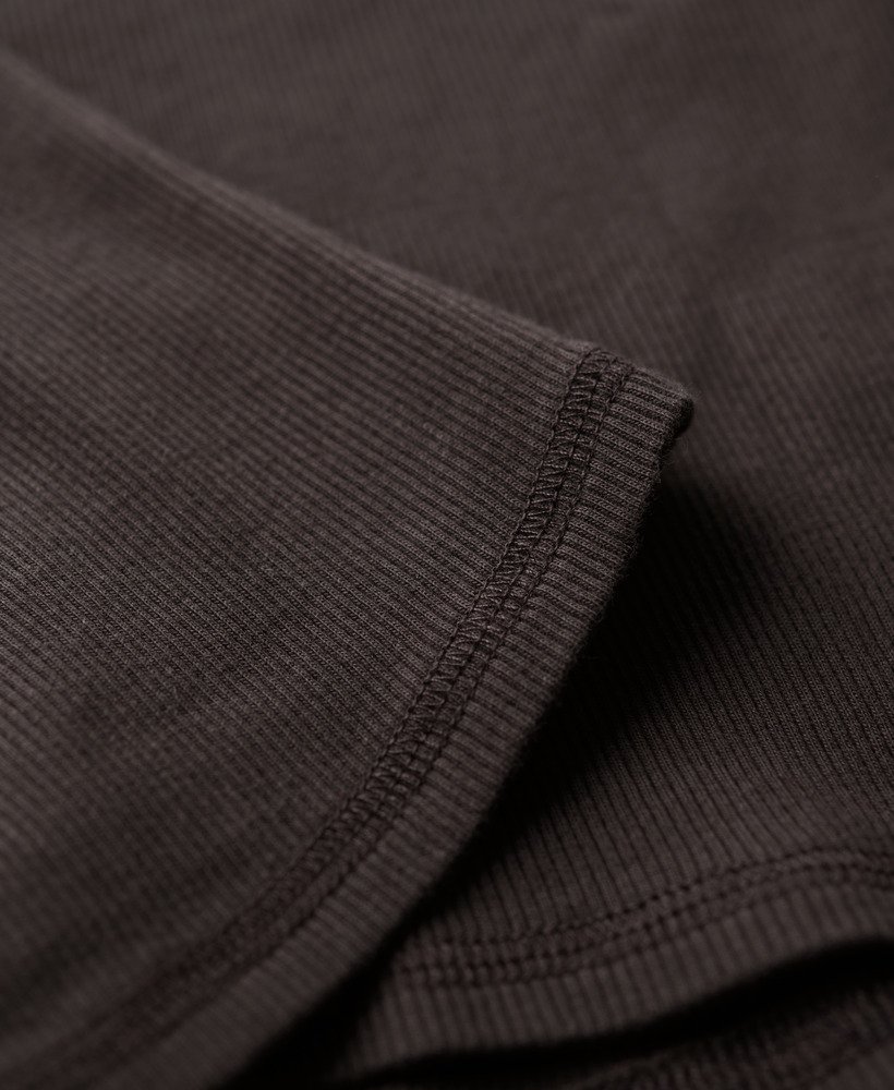 athletic essentials cami met grafische knoopjes in bison black