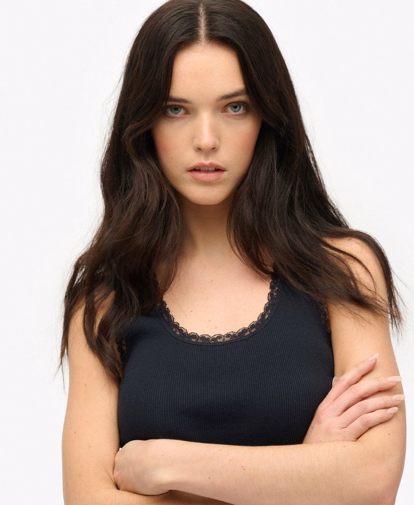 Vintage vest met kanten afwerking