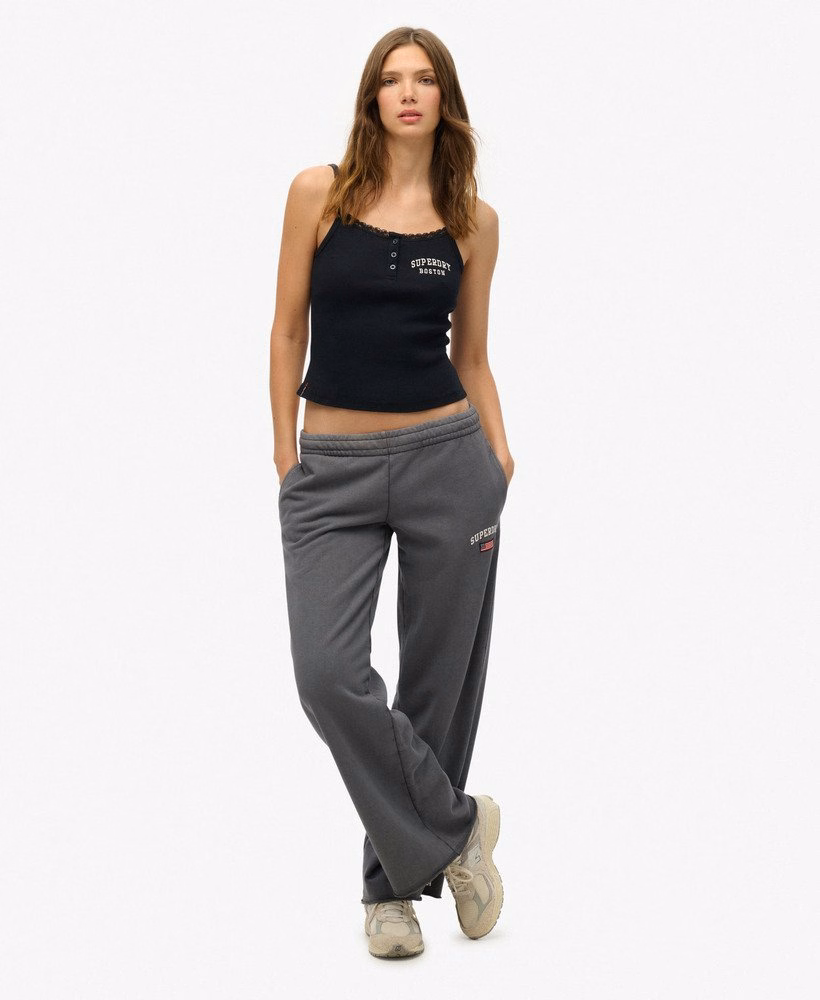 Athletic Essentials Cami-top met geborduurde knoopjes