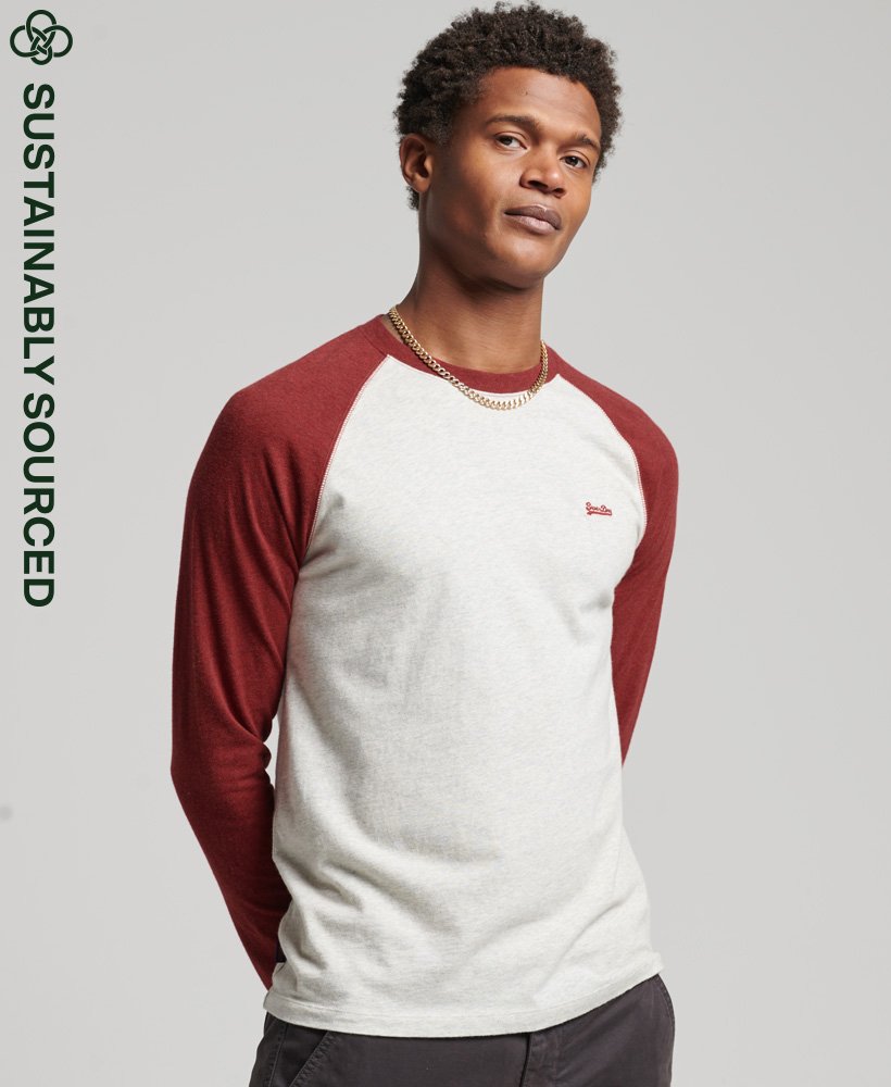 essential baseballshirt met lange mouwen van biologisch katoen in gebroken witrabarber gemêleerd.