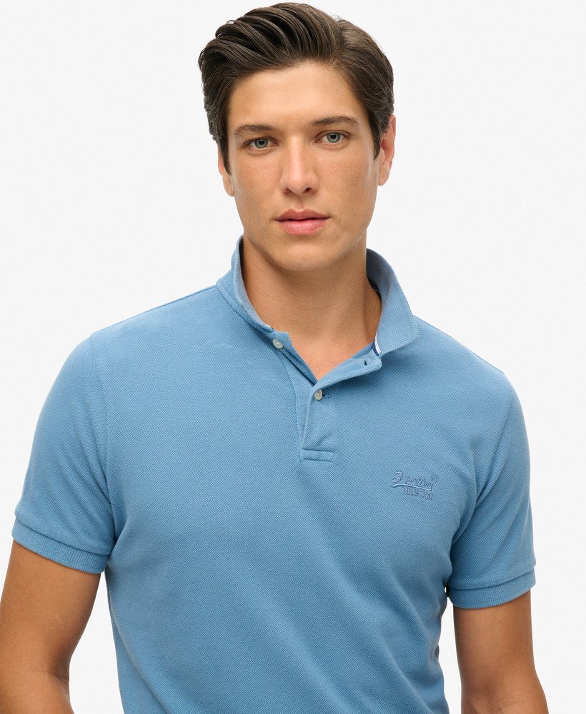 gescheurd poloshirt in heraldisch blauw