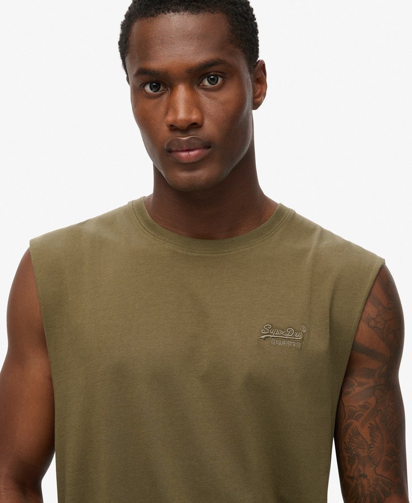 tanktop met essential logo van biologisch katoen in olijfgroen.