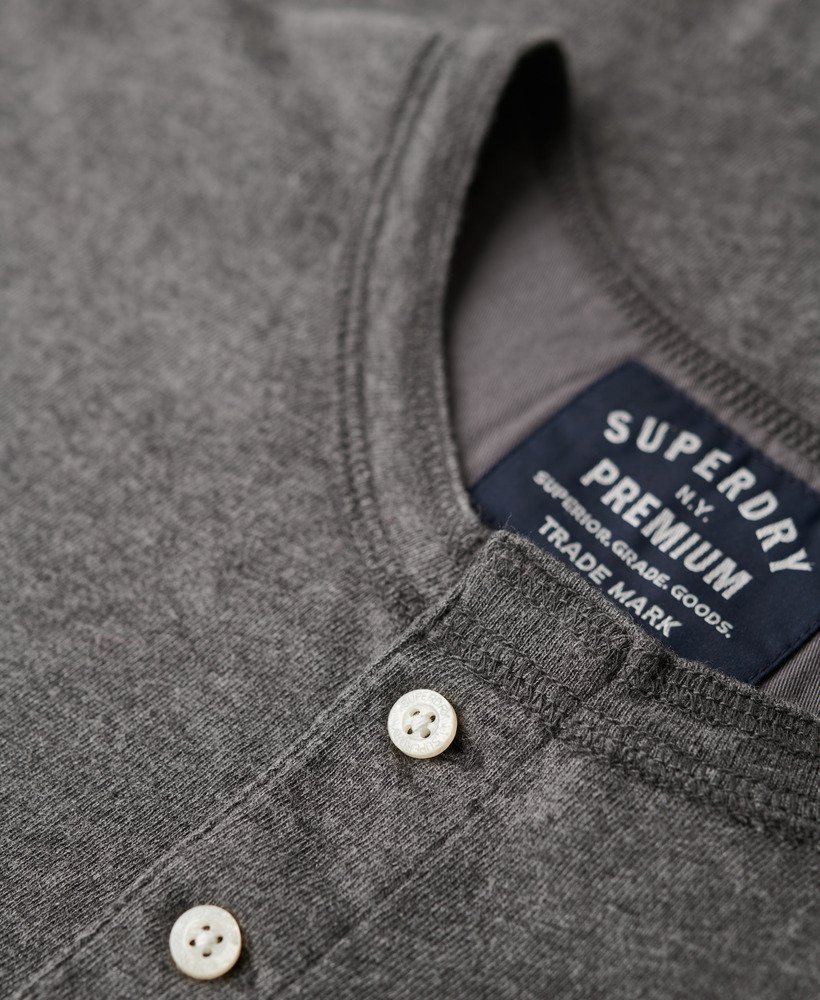 trui met lange mouwen in de stijl van een opa in de kleur cosmo grey marl.
