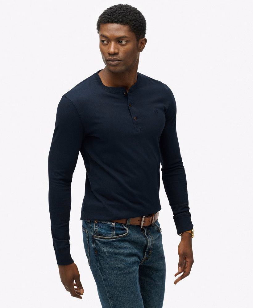 Klassieke, essentiële Henley-top