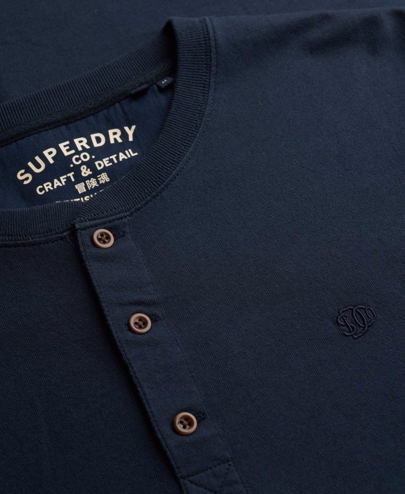 Klassieke, essentiële Henley-top