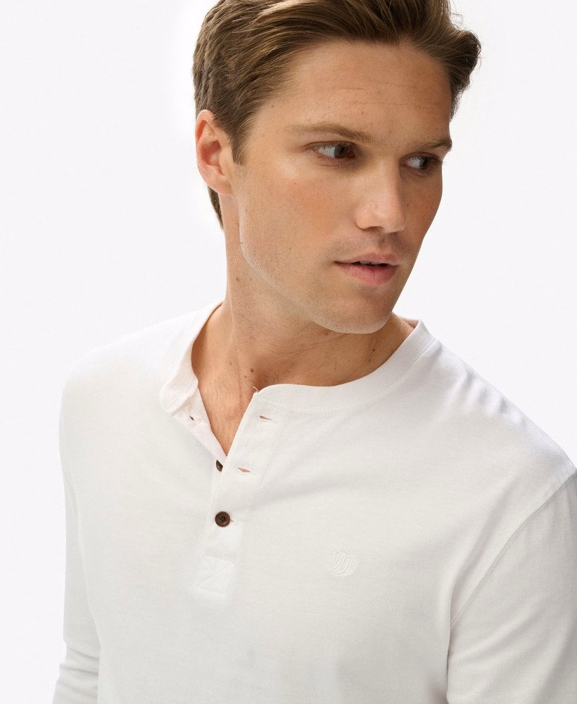 Klassieke, essentiële Henley-top