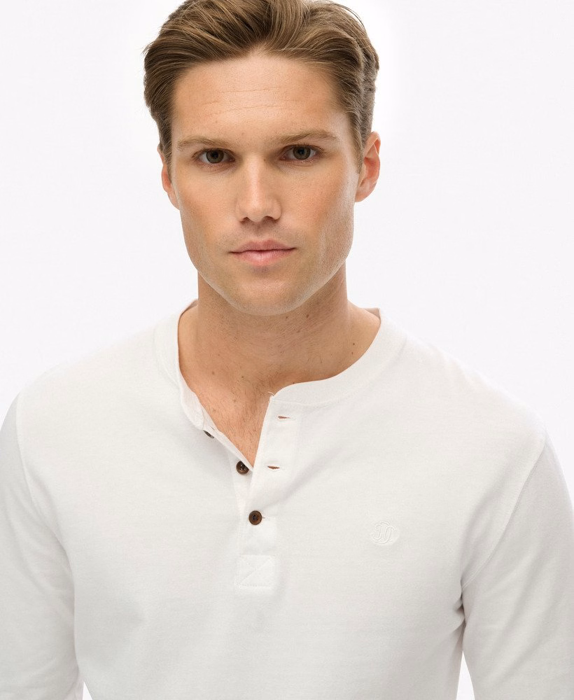 Klassieke, essentiële Henley-top