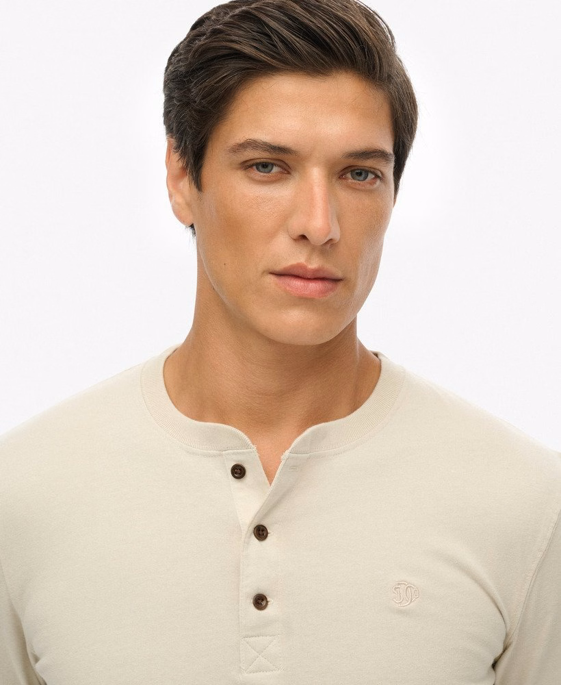 Klassieke, essentiële Henley-top
