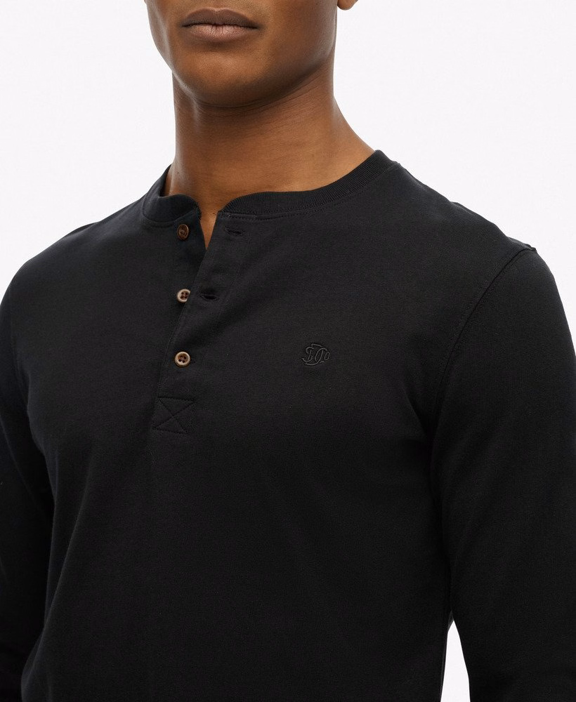 Klassieke, essentiële Henley-top