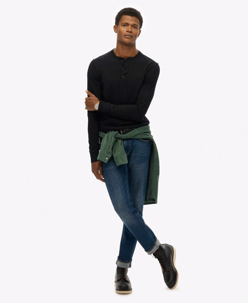 Klassieke, essentiële Henley-top