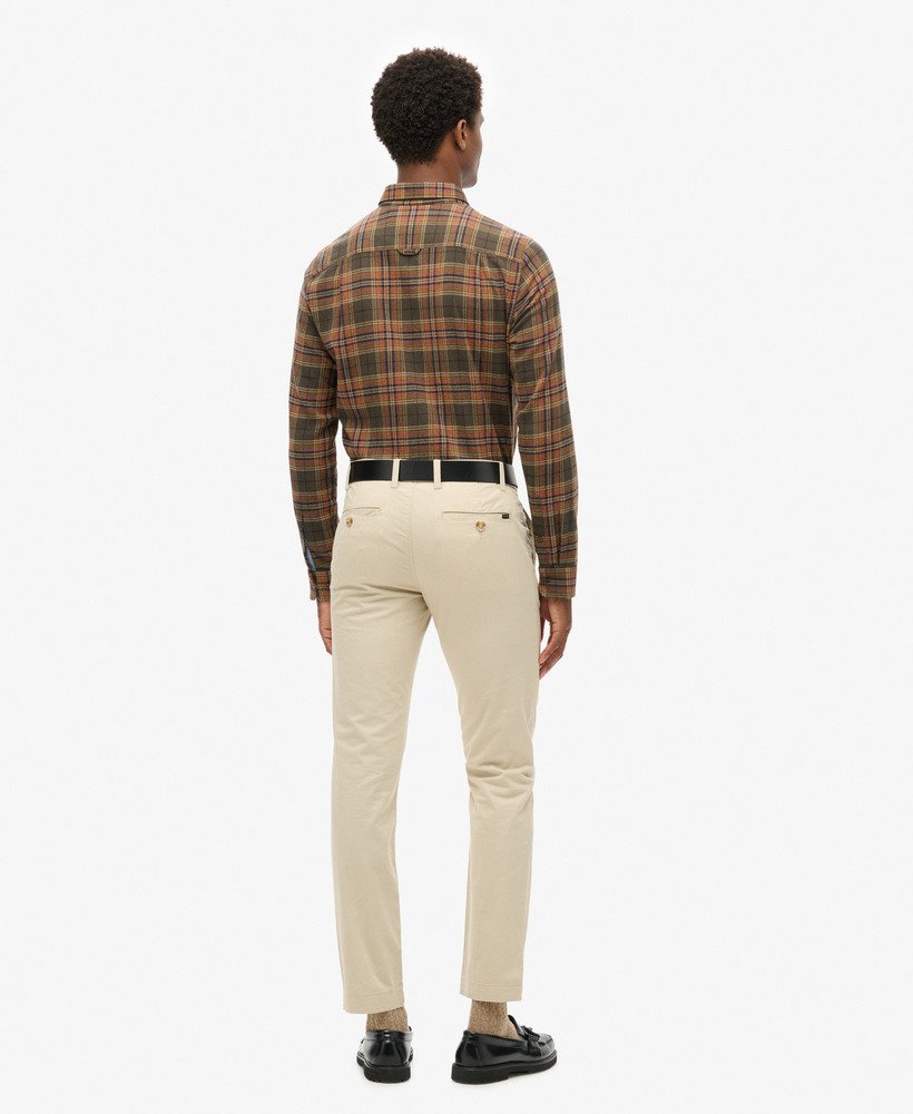 slim fit taps toelopende stretch chino broek in pelican beige