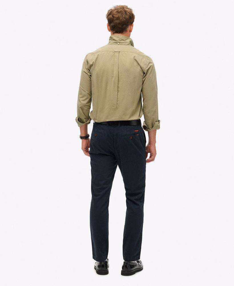 Internationale chino broek