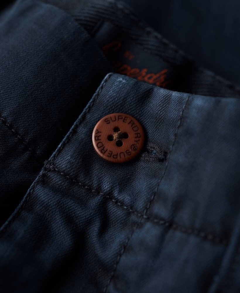 Internationale chino broek