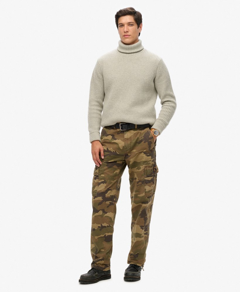 biologische katoenen baggy cargobroek in us woodland camouflageprint