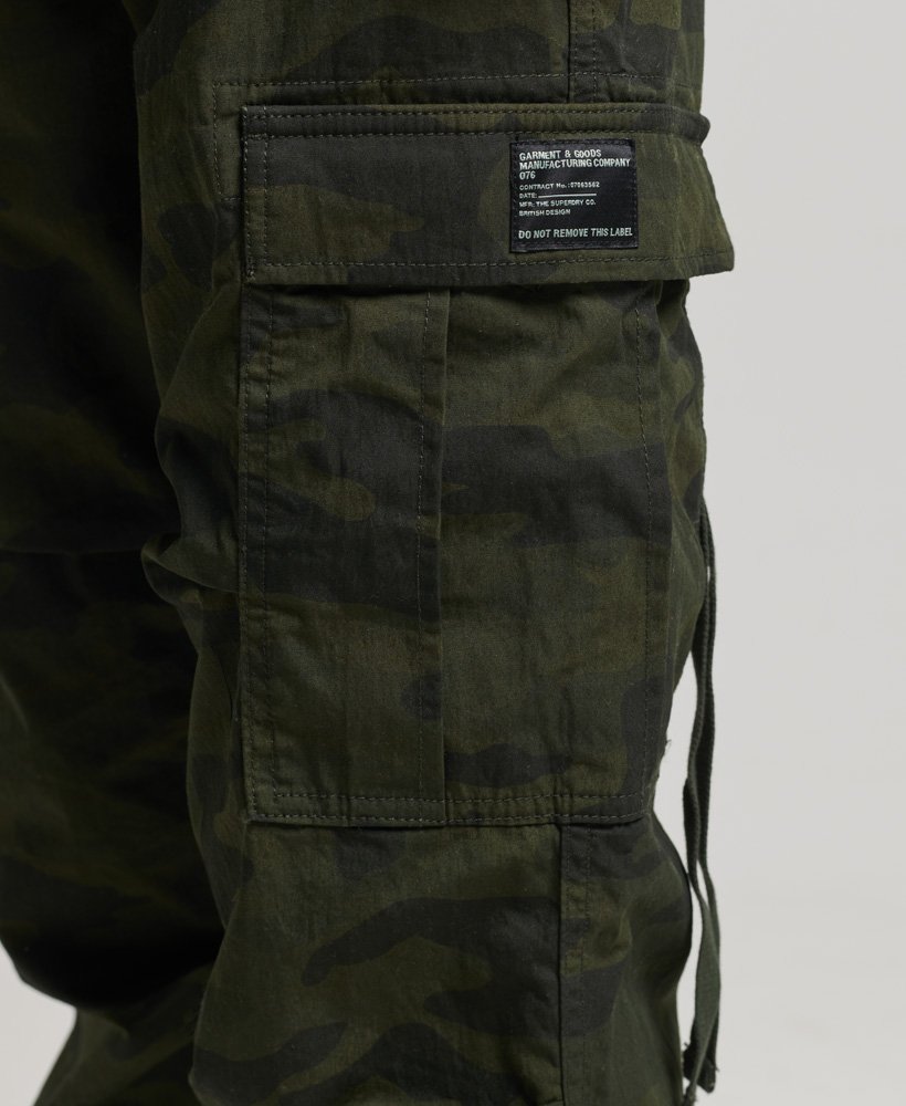 biologische katoenen parachutebroek met grip in overgeverfde camouflageprint