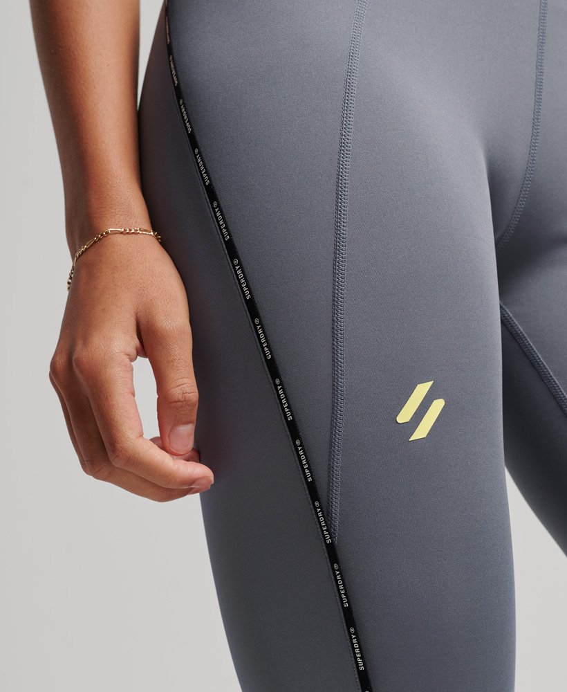 train branded elastische strakke legging in folkstone grey