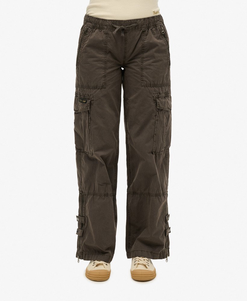 vintage cargo broek met lage taille en elastische tailleband in donkergrijs.