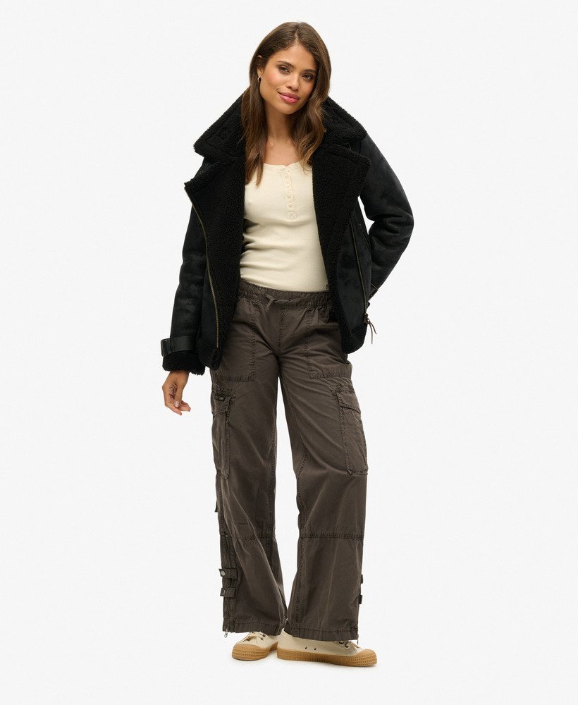 vintage cargo broek met lage taille en elastische tailleband in donkergrijs.