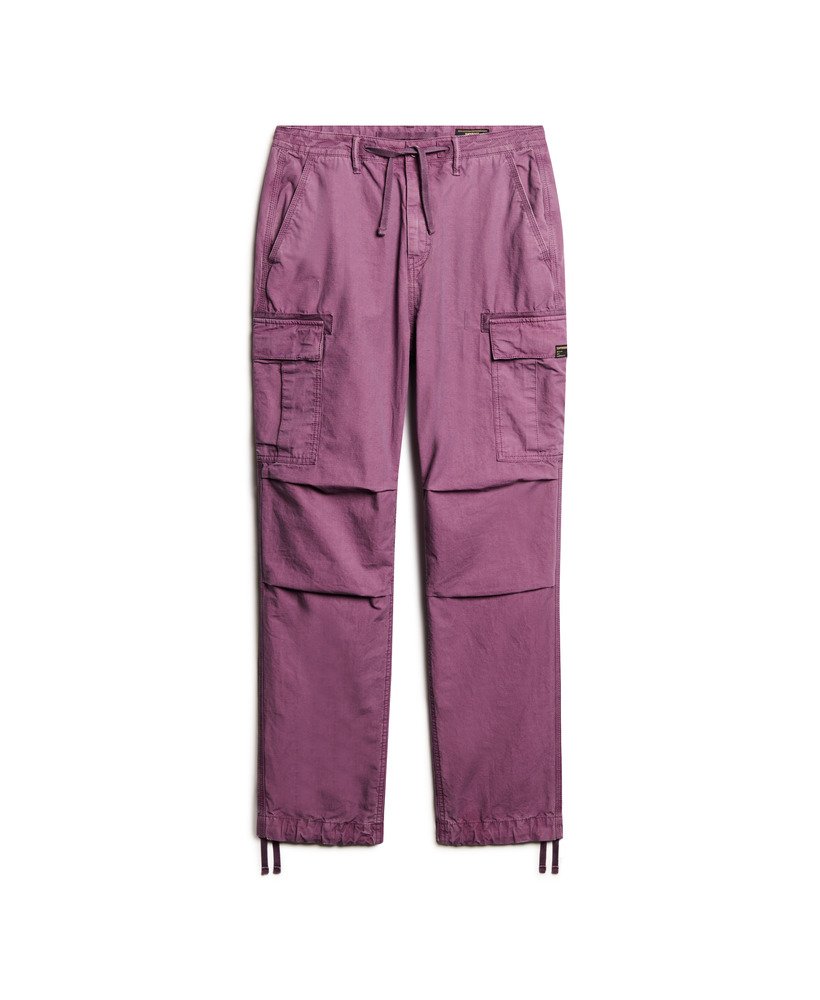 laag uitgesneden parachute cargo broek in de kleur berry conserve.